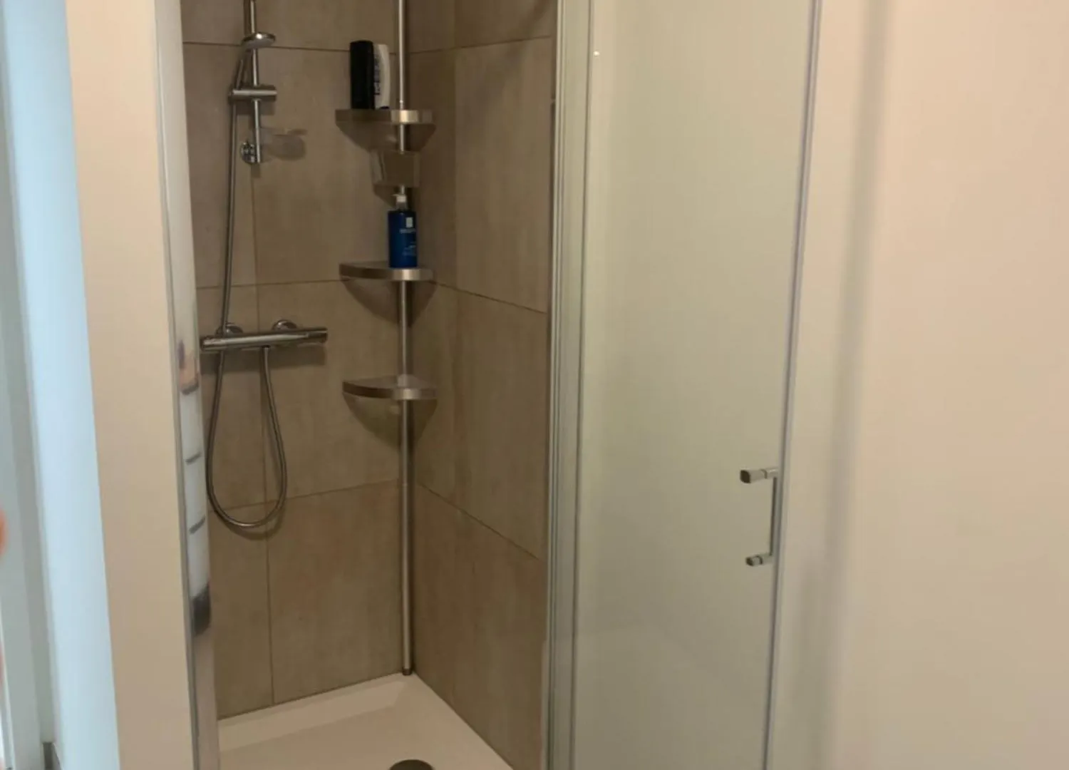 Homestay Private Room In Shared House Ostend